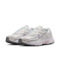 WMNS NIKE INITIATOR