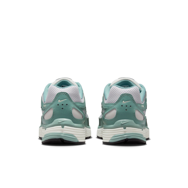 W NIKE P-6000