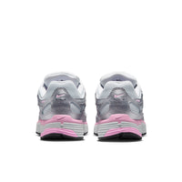 W NIKE P-6000