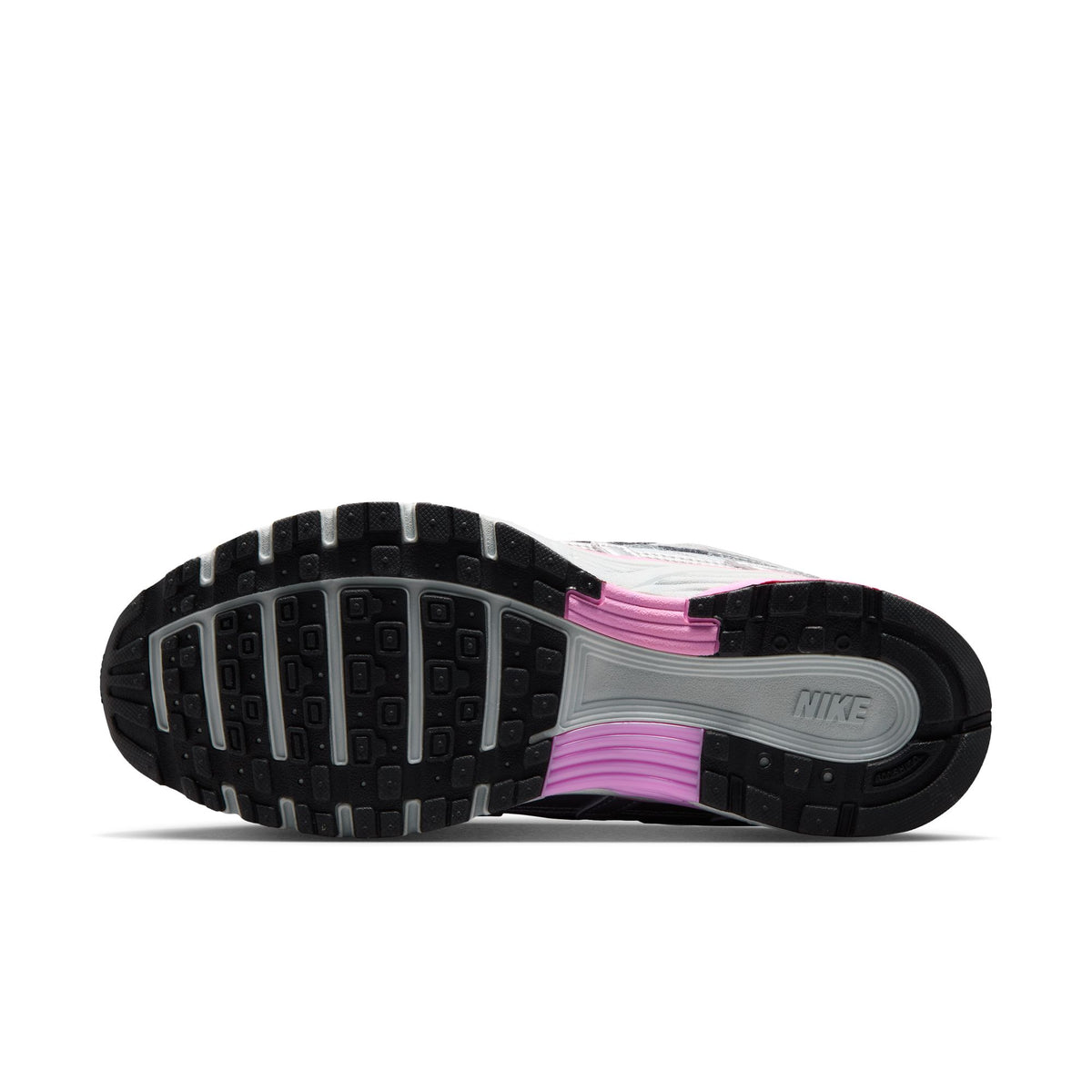 W NIKE P-6000