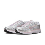 W NIKE P-6000