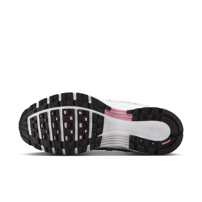 W NIKE P-6000