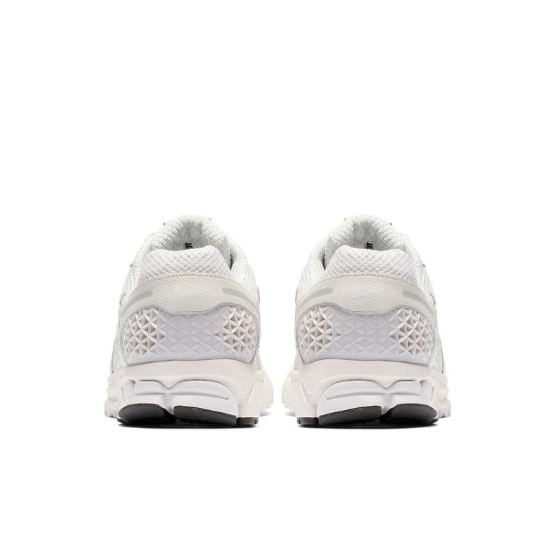 NIKE ZOOM VOMERO 5