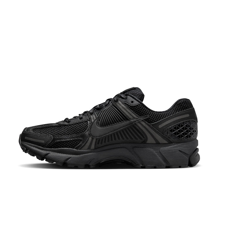 NIKE ZOOM VOMERO 5