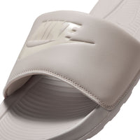 NIKE VICTORI ONE SLIDE