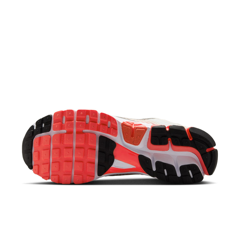 NIKE ZOOM VOMERO 5