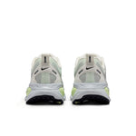 W NIKE VOMERO 18