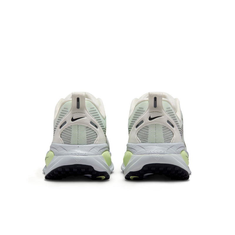 W NIKE VOMERO 18