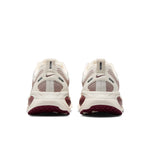 W NIKE VOMERO 18