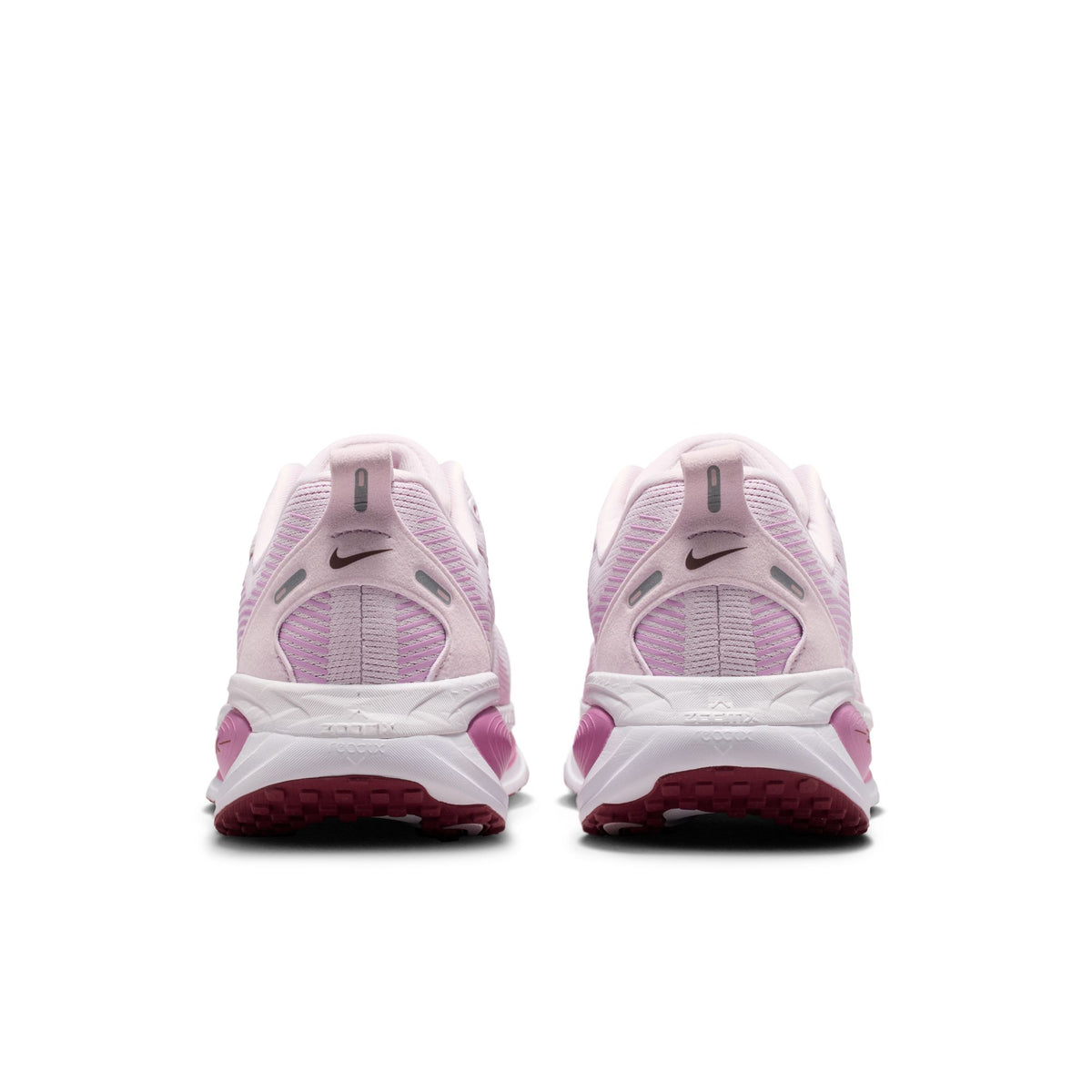 W NIKE VOMERO 18