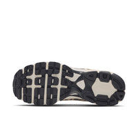 W NIKE AIR MAX MOTO 2K