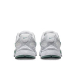W NIKE V5 RNR
