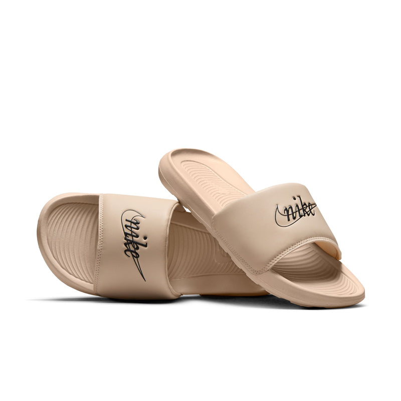 W NIKE VICTORI ONE SLIDE