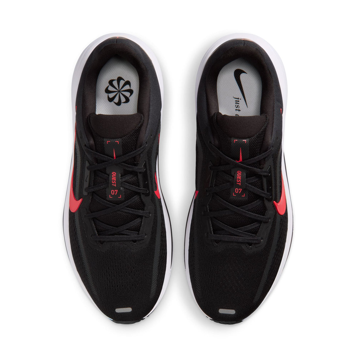 NIKE QUEST 7