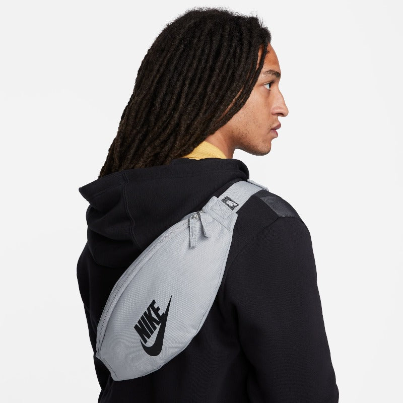 NIKE HERITAGE WAISTPACK