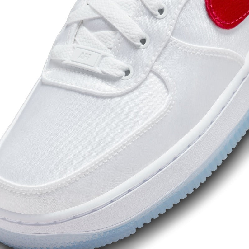 W AIR FORCE 1 '07 ESS SNKR