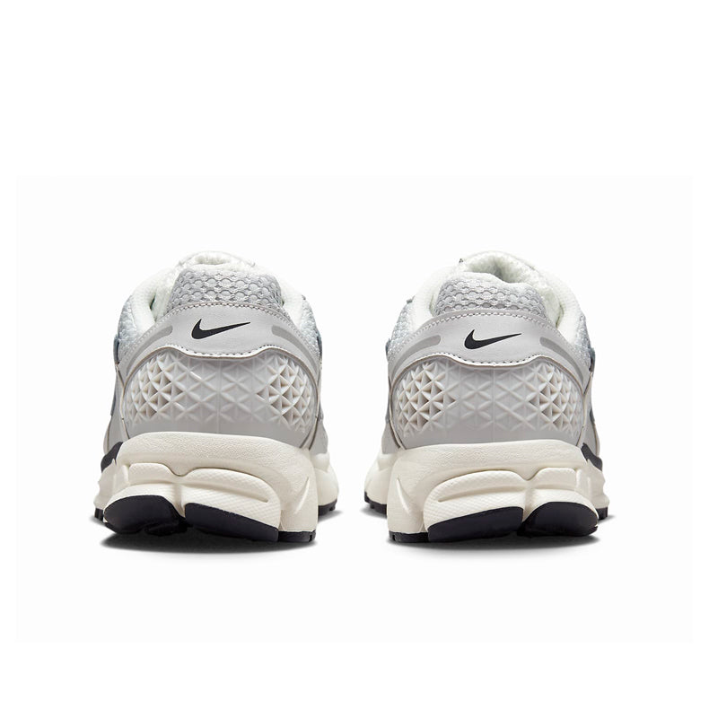 W NIKE ZOOM VOMERO 5