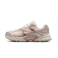 HQ7901-012 - W NIKE V5 RNR