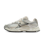 HQ7901-104 - W NIKE V5 RNR