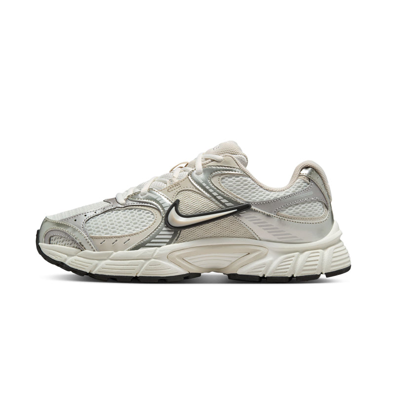 HQ7901-104 - W NIKE V5 RNR