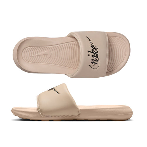 HV5793-100 - W NIKE VICTORI ONE SLIDE