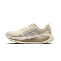 IM8333-200 - NIKE VOMERO 18 ESS