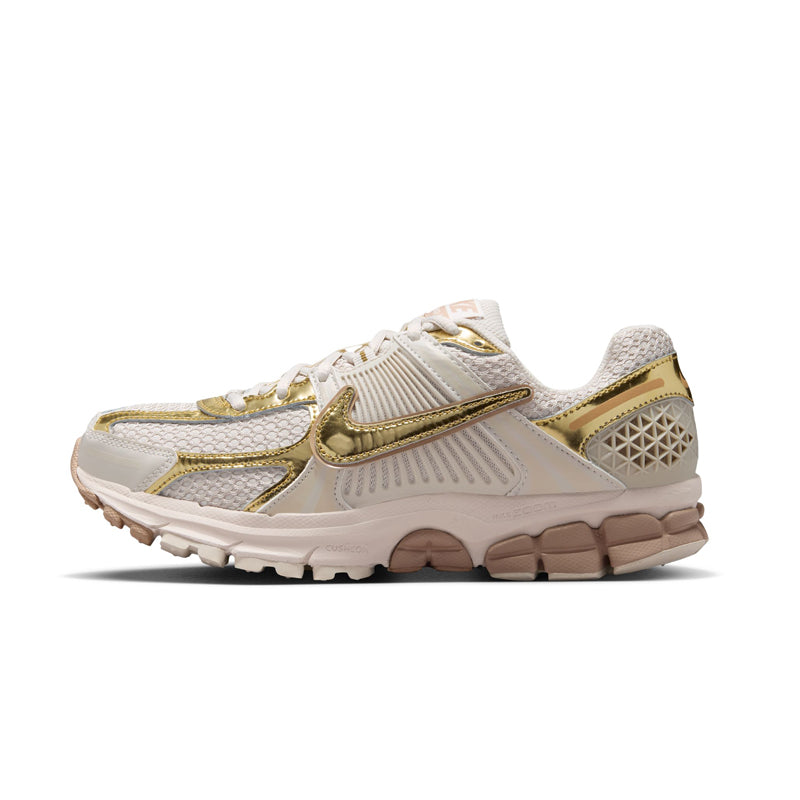 IV4311-101 - W NIKE ZOOM VOMERO 5 CHROME