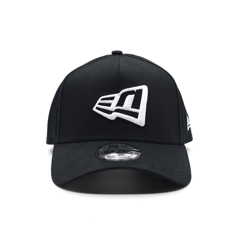 012933-04 - 940AF FLIPPED LOGO BLACK