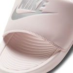 W NIKE VICTORI ONE SLIDE