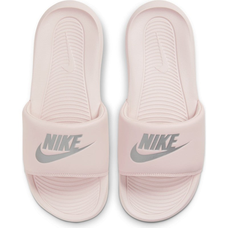W NIKE VICTORI ONE SLIDE