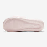 W NIKE VICTORI ONE SLIDE