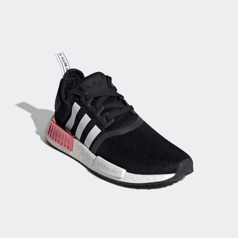 NMD_R1 W