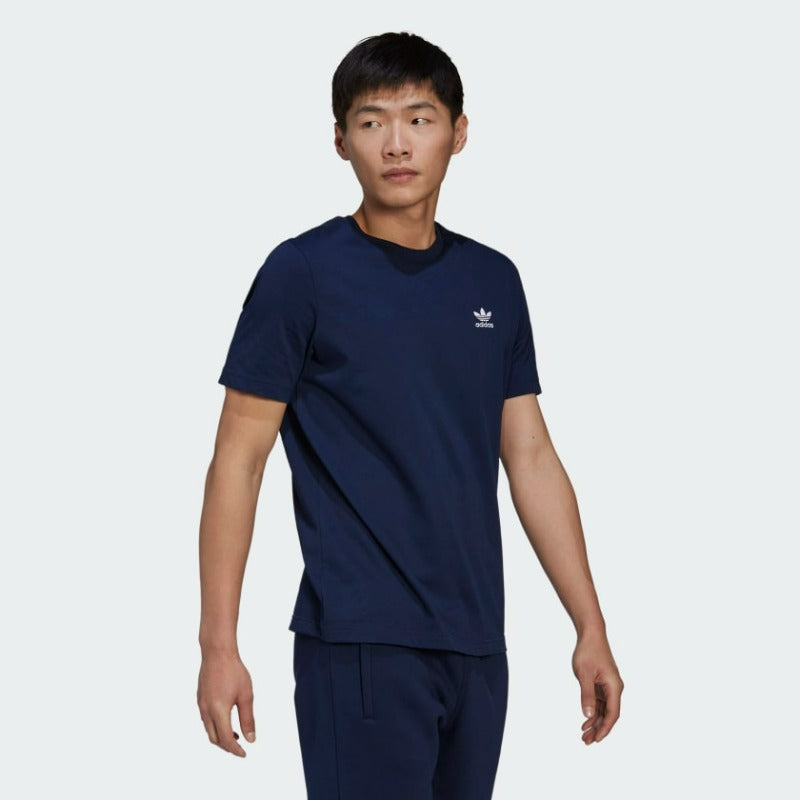 ESSENTIAL TEE